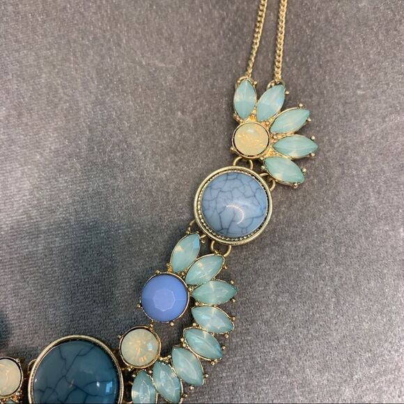 PASTEL marbled blue greenish opalescent rhinestone gem jewelled necklace - Picture 6 of 8